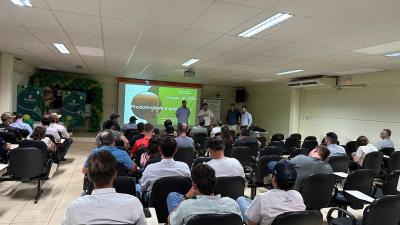 Rações Coprossel realiza palestra sobre qualidade de silagem 